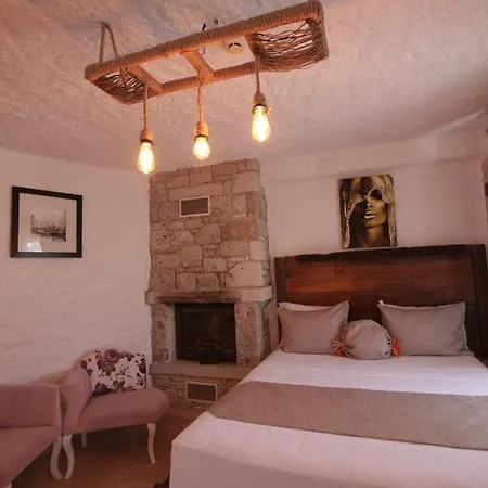 Kirlance Bed & Breakfast 5*