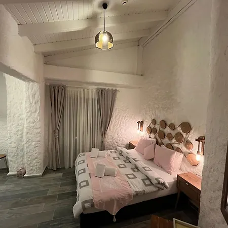 Kirlance Bed & Breakfast 4*